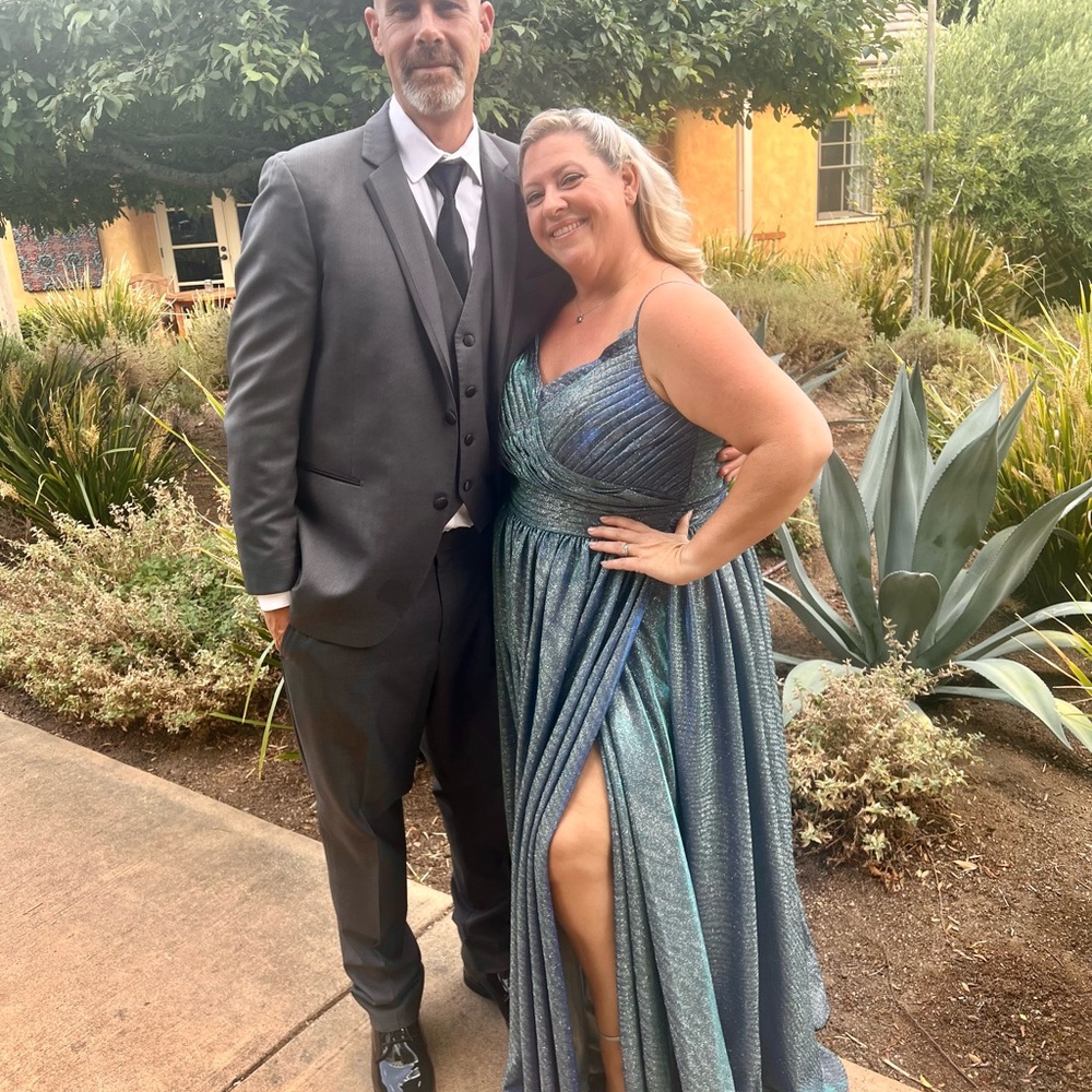 Terani Couture Plus Size 16 Blue Iridescent Formal Prom Dress Gown w Slit